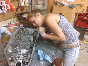 Jackie installing the low reverse clutch plates.